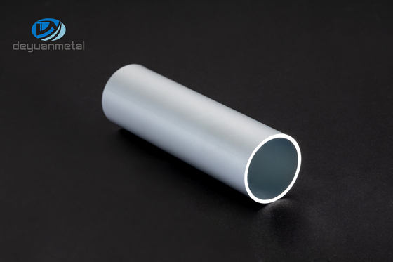 A tubulação T6 Multifeatured CQM de alumínio da extrusão 6063 aprovou uma largura de 4 polegadas